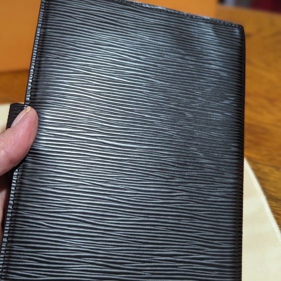 Louis Vuitton Agenda. - Picture 8 of 10